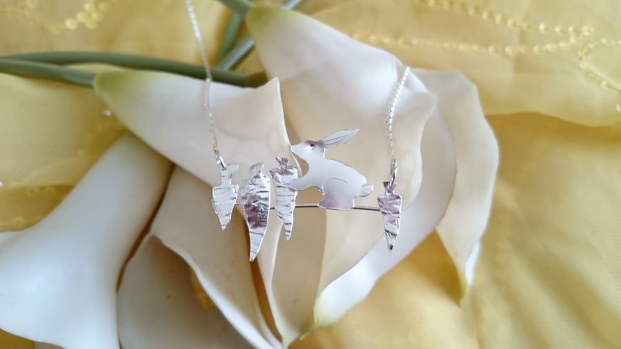 rabbit wants a carrot sterling silver necklace