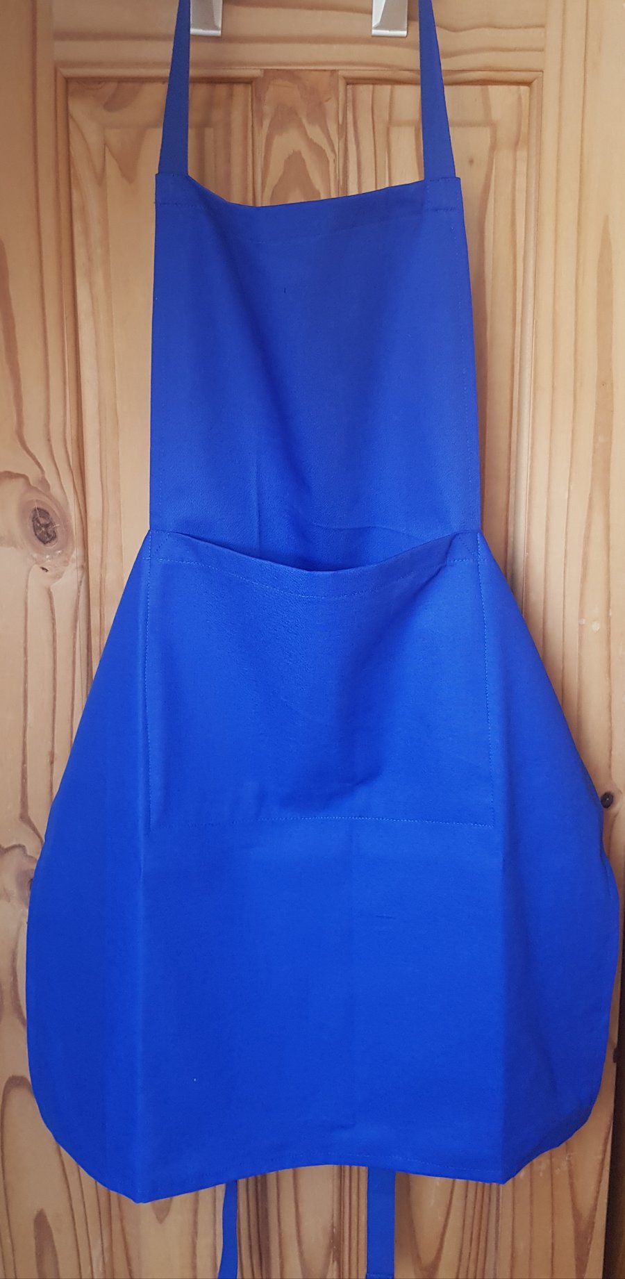 Kitchen apron: RESERVED COMMISSION