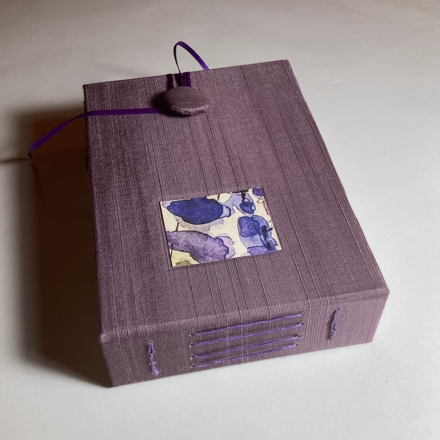 Purple Silk: A Foldover Book with Beautiful Pages