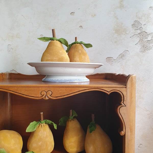 2 Primitive Style Pears
