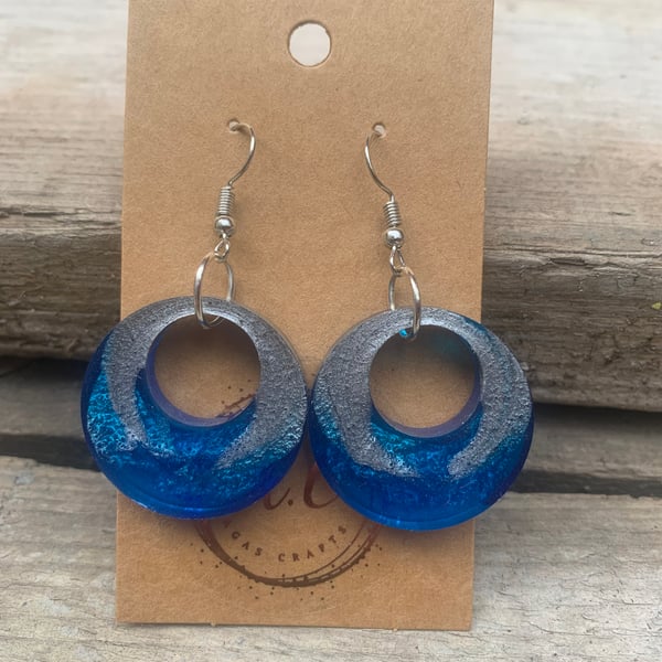 Blue and silver circles 