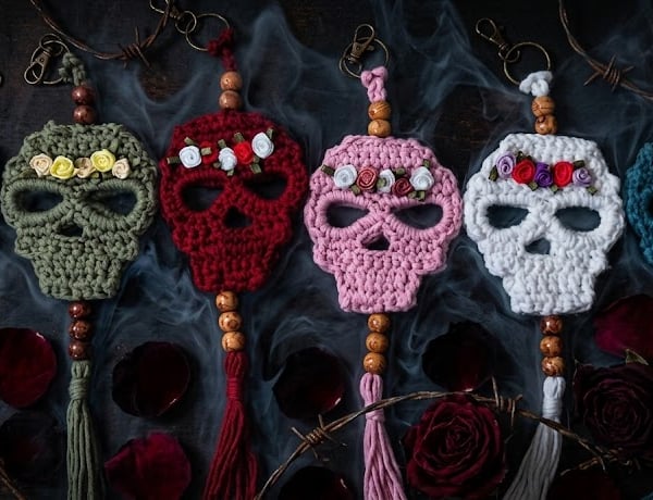 Día de los Muertos Rebel Soul: Hand-Crocheted Sugar Skull Bag Charm with Tassel 