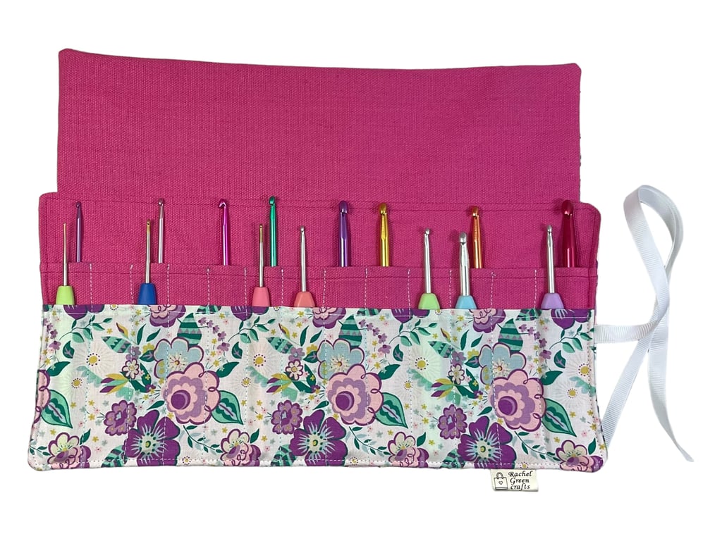 Crochet hook case in Liberty floral fabric, Ergonomic hook organiser, roll up 