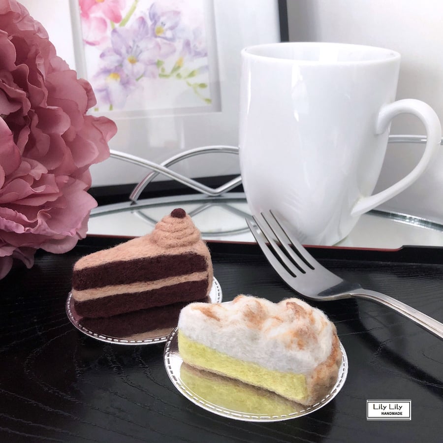 Felt cake set, chocolate cake and lemon meringue pie by Lily Lily Handmade 