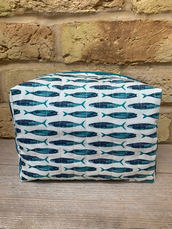 Fish Print Fabric Quilted Box Shape Washbag