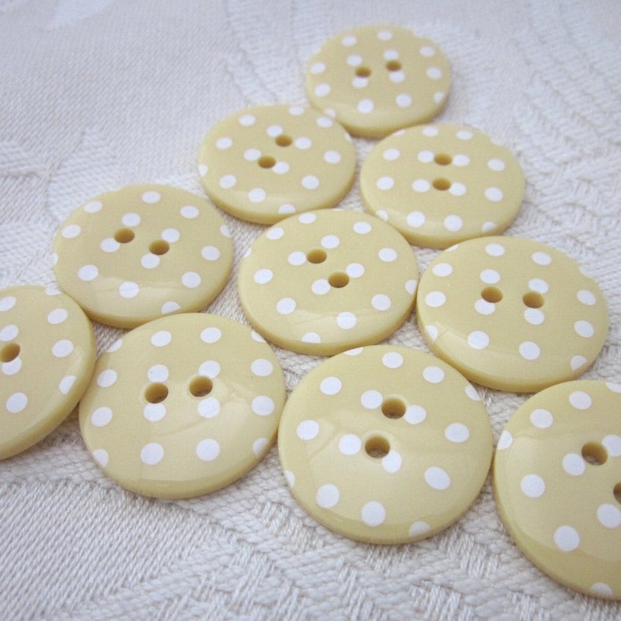 10 Pale Yellow Polkadot Buttons