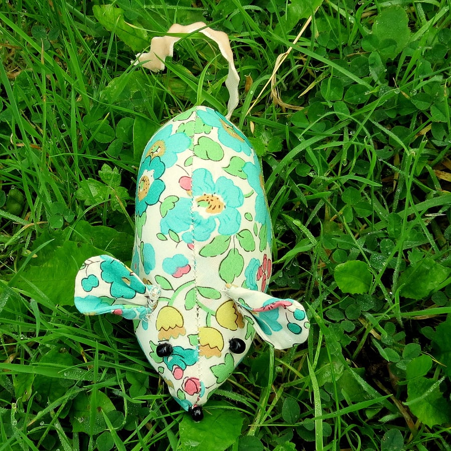 A field mouse pin cushion.  Made from Liberty Lawn. 