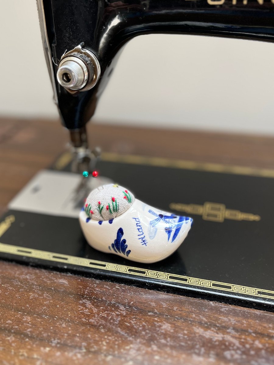 Pin cushion - tiny blue and white Dutch clog embroidered with bee and flowers