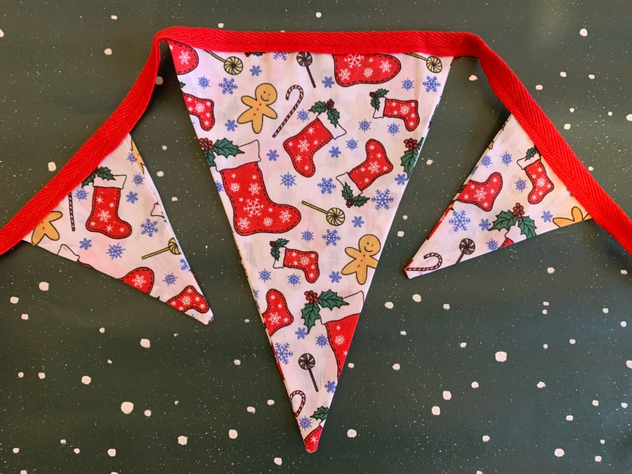 Stockings and Gingerbread Men Bunting