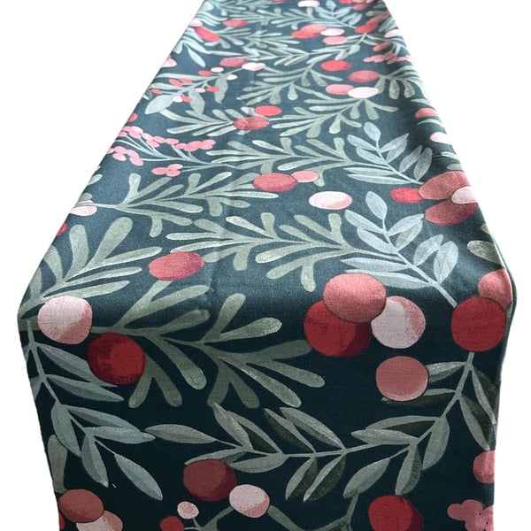 Christmas Pink Mistletoe Table Runner 1.5m x 30cm Gift Idea