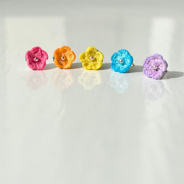 Mini Microcrochet Floral ear stud set