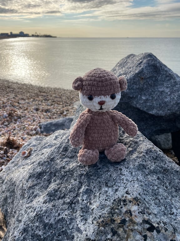 Handmade Crochet Brown Plushie Otter: Soft Chenille Yarn
