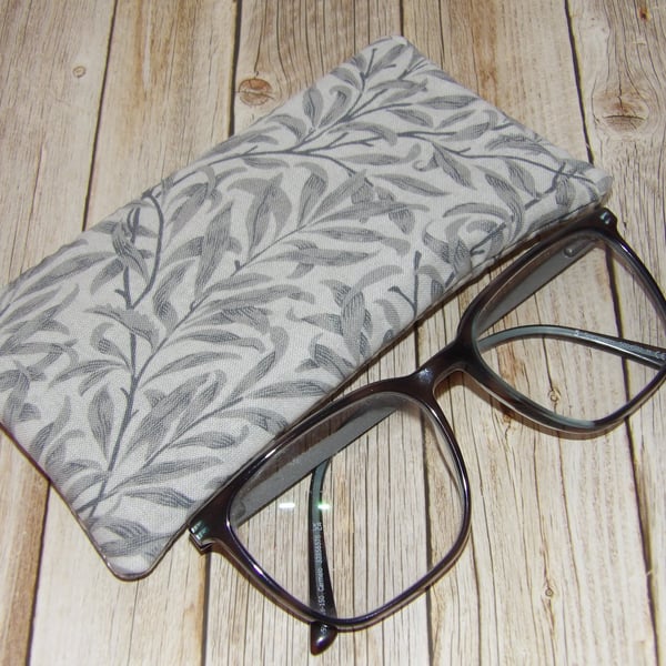 Padded glasses pouch Grey leaves fabric apprx 8.5cm x 17cm 