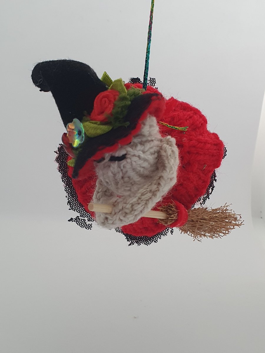 Handknitted Witch Mini Mouse- Scarlet