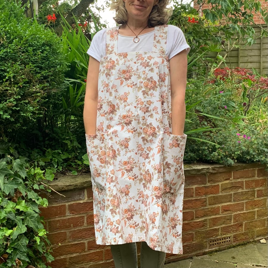 Cross back apron in reclaimed vintage floral cotton
