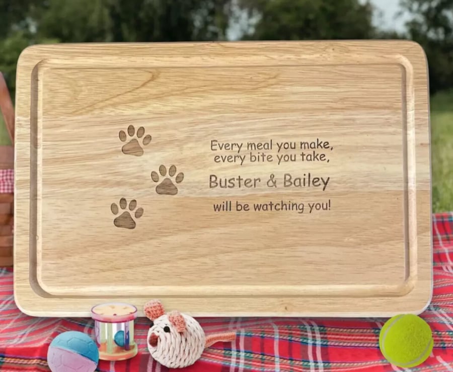 Personalised Laser Engraved DOG PAW PRINTS Chopping Board.