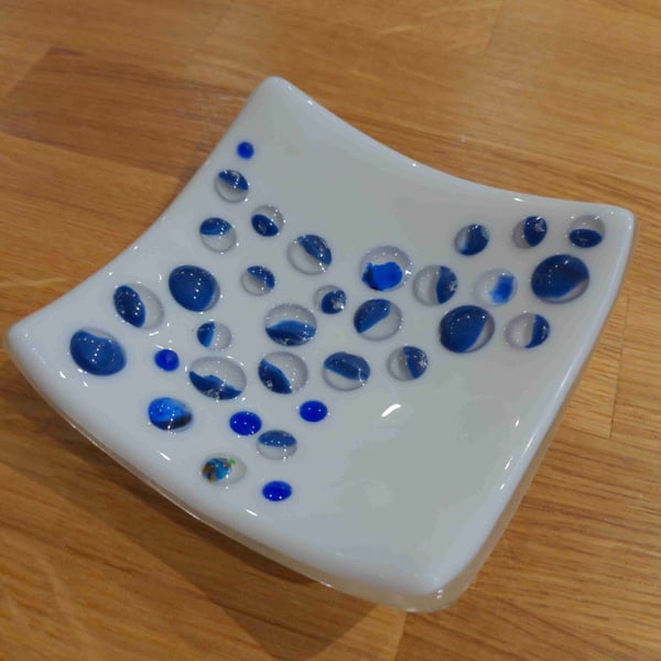 Fused glass pebble dish 10cm White & blue