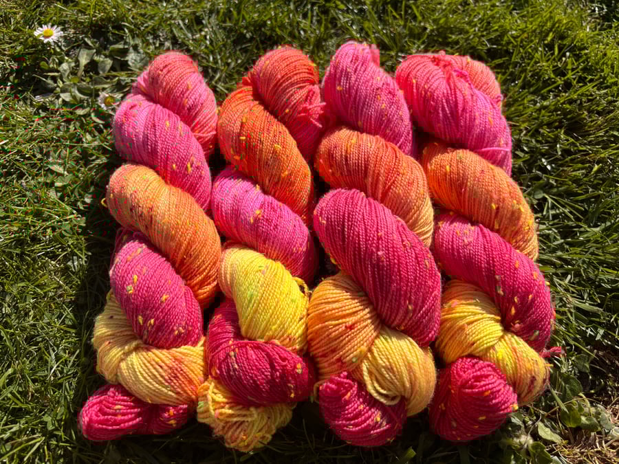 L’Amour Fabulous Neon Yarn sock 4 ply 100g