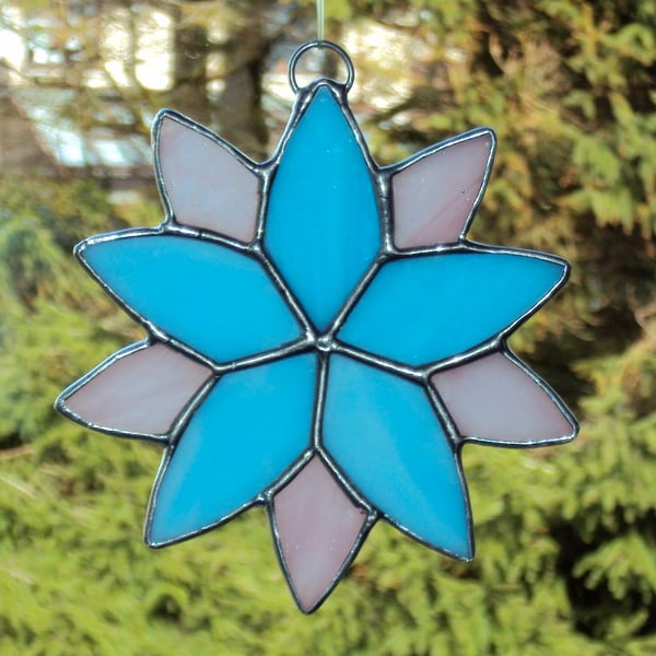 Two tone flower suncatcher 0331