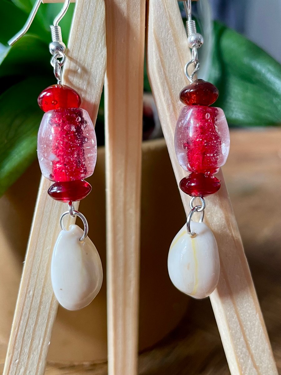 Sea shell dangly earrings 