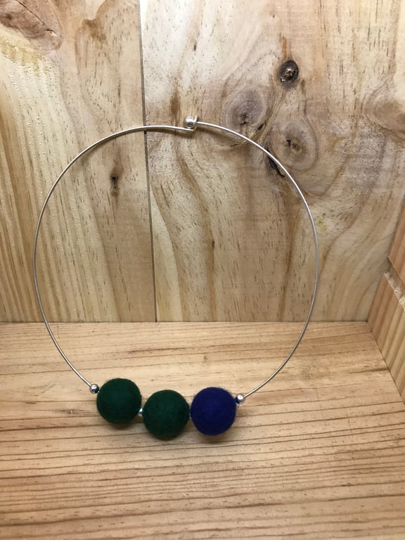 Felt Necklace. (281)