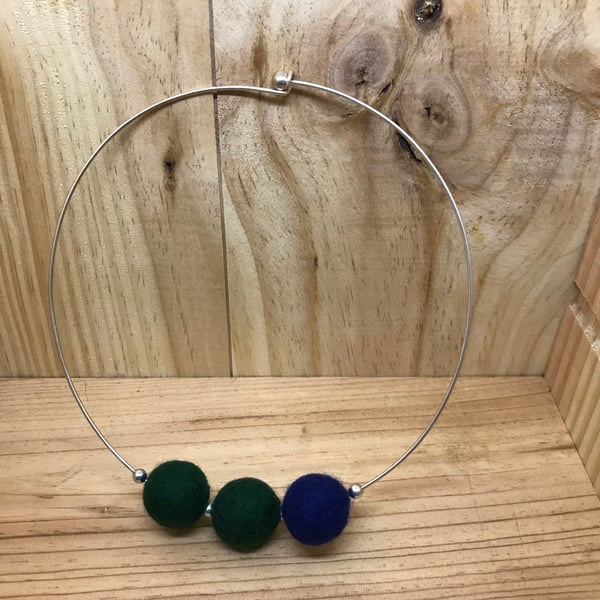 Felt Necklace. (281)