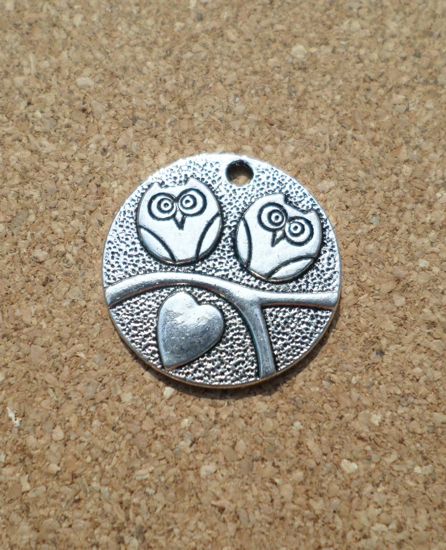 2 x Tibetan Silver Plated Pendants - Round - 25mm - Owl 