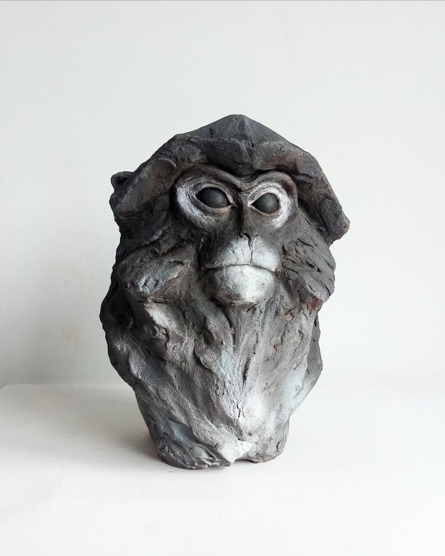 Dusky Leaf Monkey sculpture 