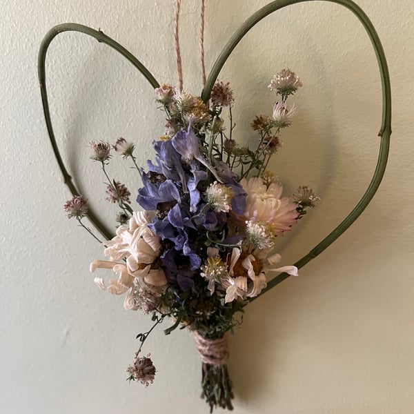 Dried Flower and Foliage Heart Shape Decoration. Handmade. 17x15cm.