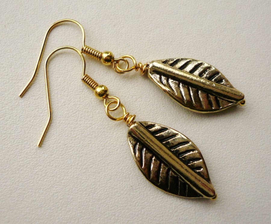 Gold Tone Leaf Earrings   KCJ797