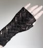 Lace charcoal fingerless gloves - Image 1