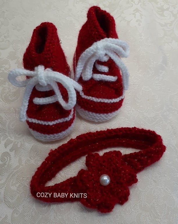 NEWBORN HAIRBAND AND TRAINER SET