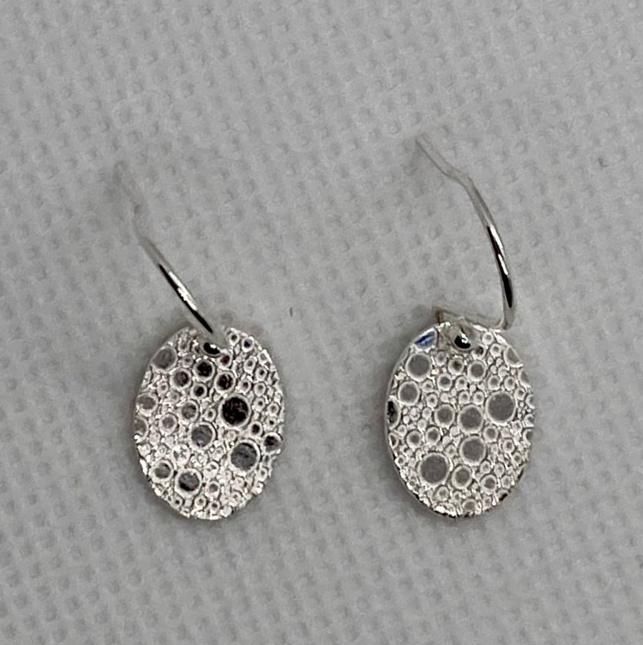 Pure silver, oval earrings with bubble texture 