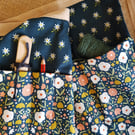 Garden apron with twine, wooden labels and pencil: navy floral