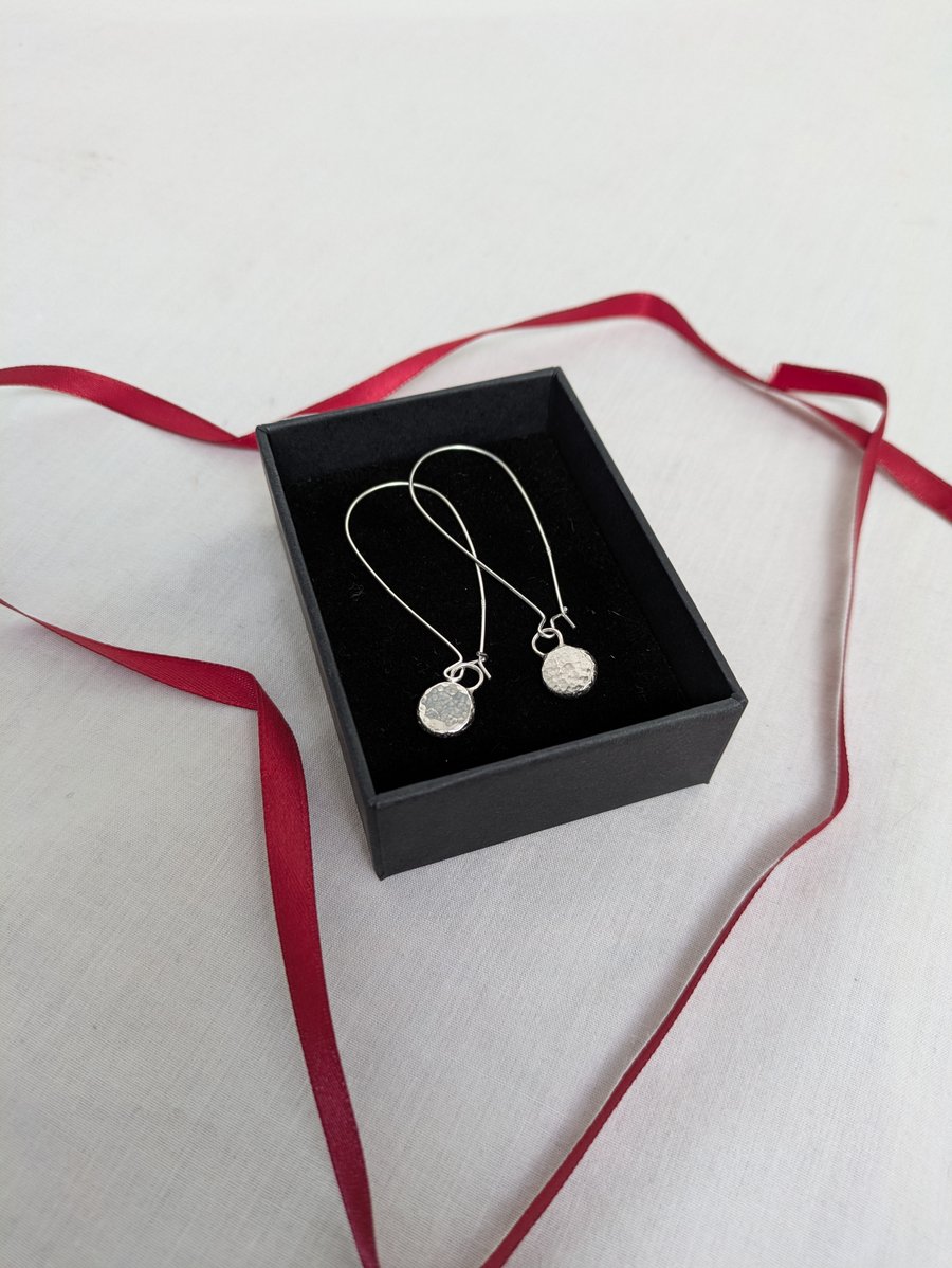 Hammered drop earrings 
