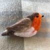 Robin wool broach 