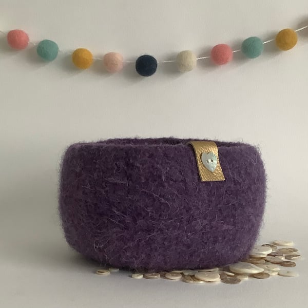 FELTED 'FUSSPOT'  BOWL ,desk tidy .' Imperial' (with MOP buttons).Purple.