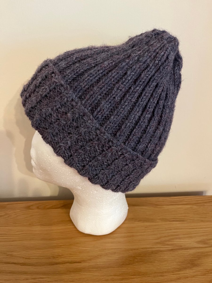 UNISEX, PURE WOOL RIBBED STRETCHY BEANIE IN FLECKED LAVENDER 