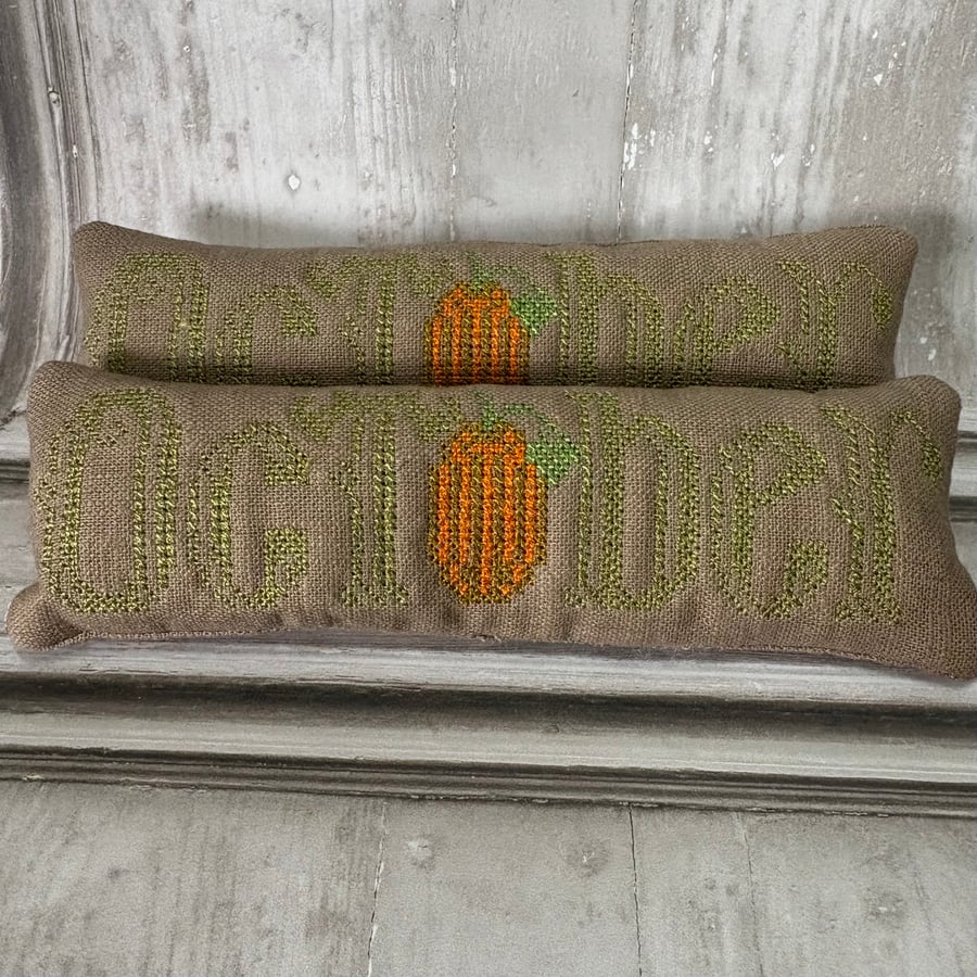  October Bowl Filler by Carolee Crafts SY 0018