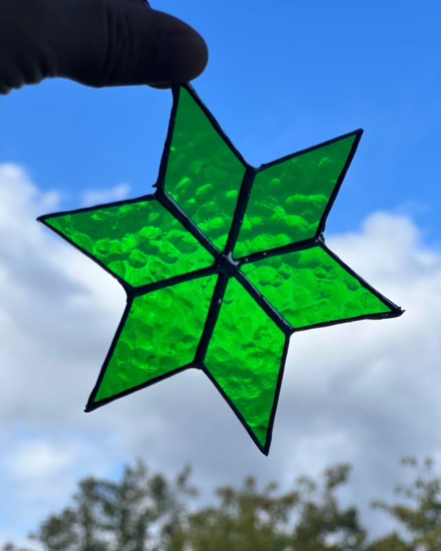 Stained glass star Green