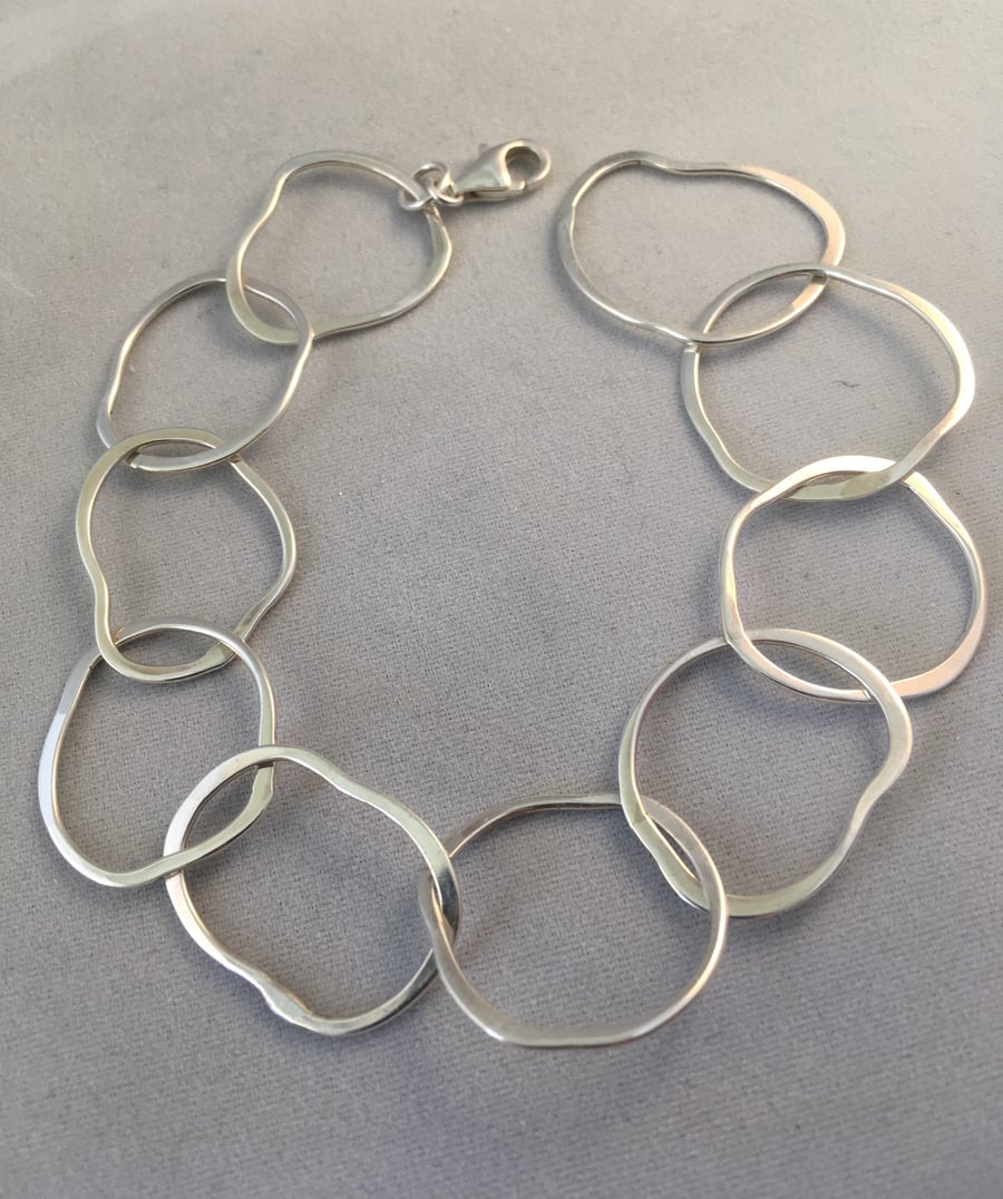 Silver oval loop bracelet