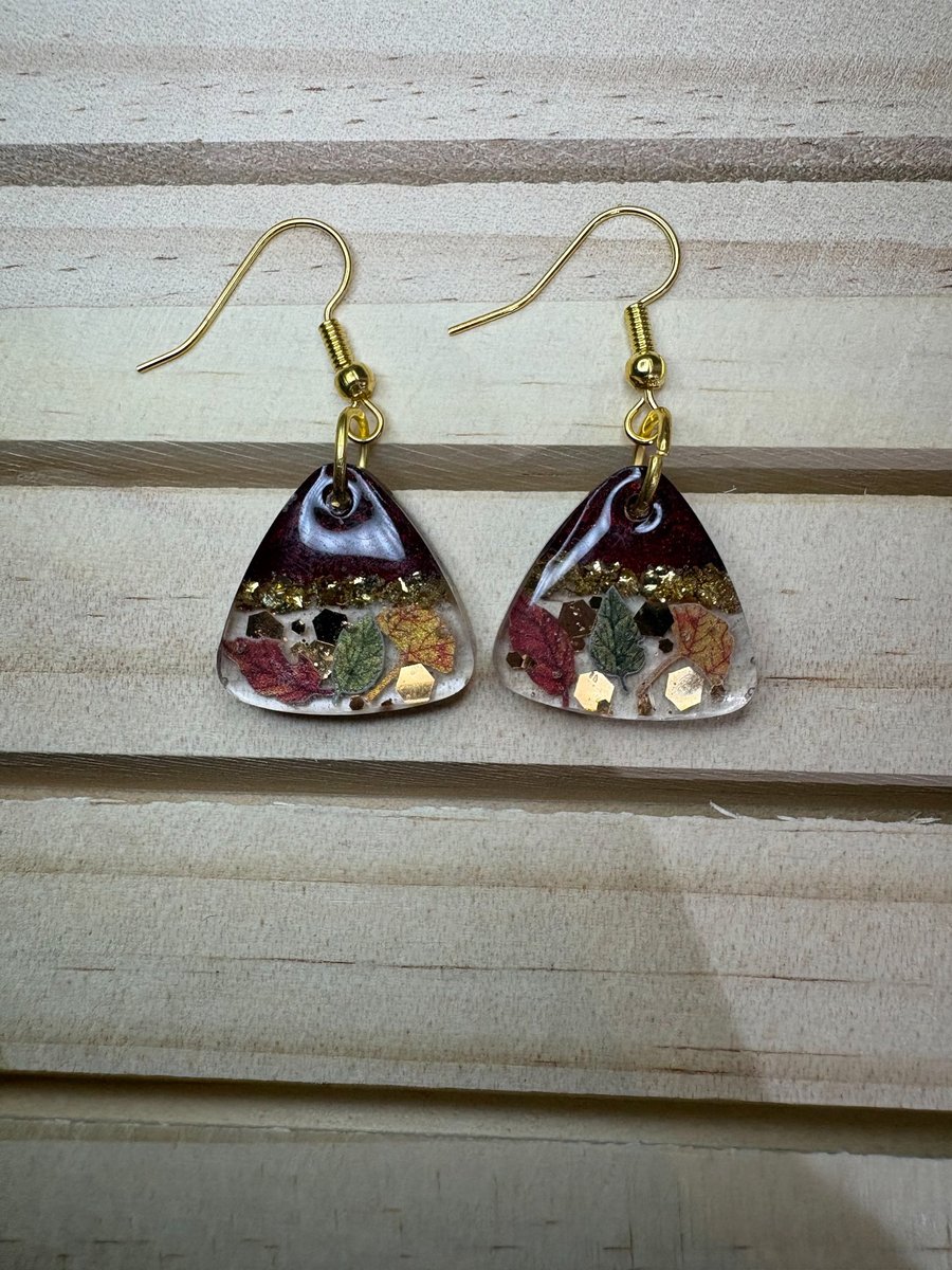 Handmade Autumn Resin Earrings with Leaf and Gold Flake Details