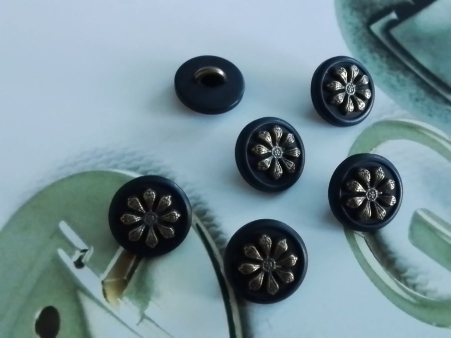 15mm 24L Antique Brass and Black Polyester buttons