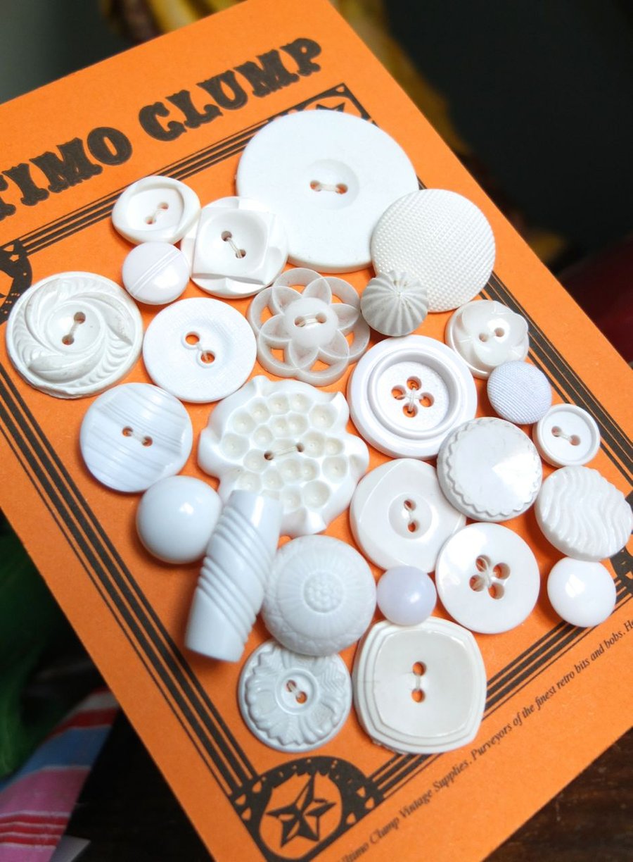 26 Vintage White  Buttons