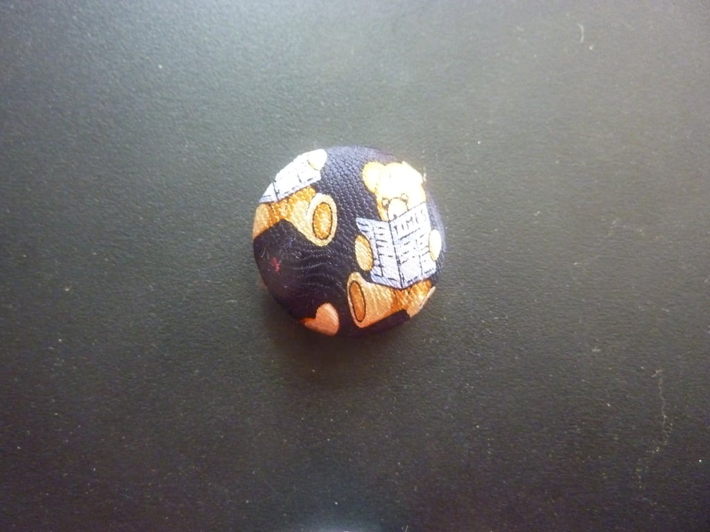 6 Silk Buttons Teddy Bear Reading TIMES Newspaper 1ins 2.5cms 