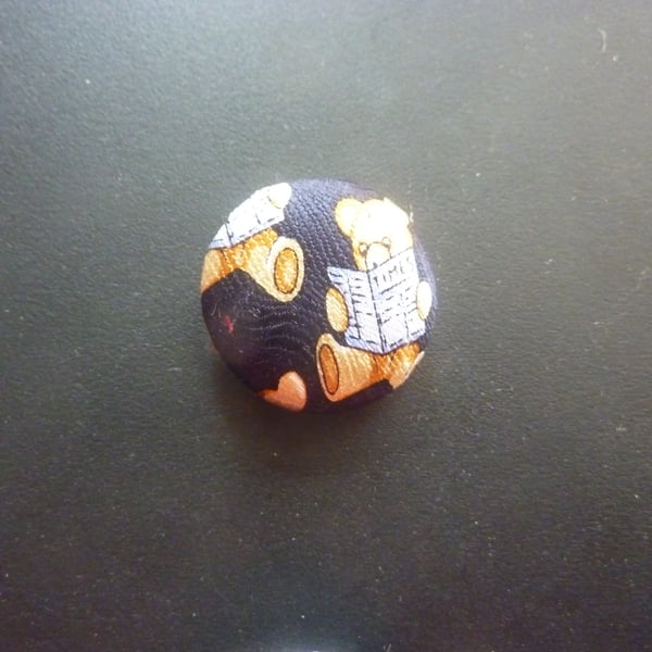 6 Silk Buttons Teddy Bear Reading TIMES Newspaper 1ins 2.5cms 