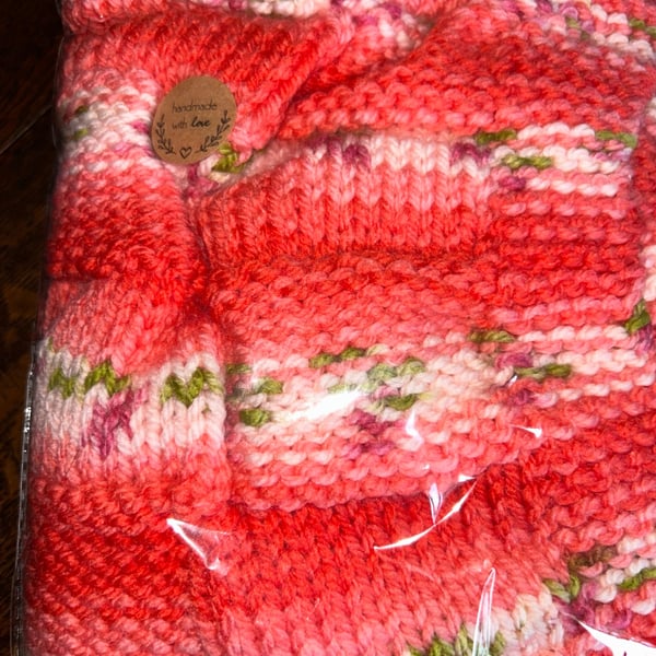 Handknitted baby blanket in Hayfield Baby Blossom chunky wool