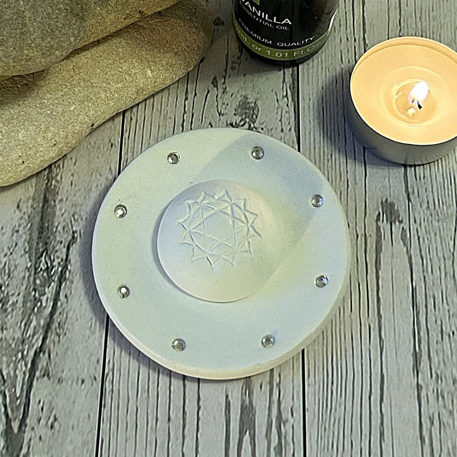 Essential Oil Diffuser Dish & Chakra Intention Stones – Echoes of Essence 