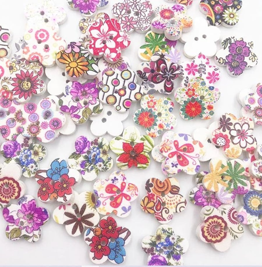 100 Mix Flowers Buttons Wooden 15mm Sewing Scrapbooking cloth accessori