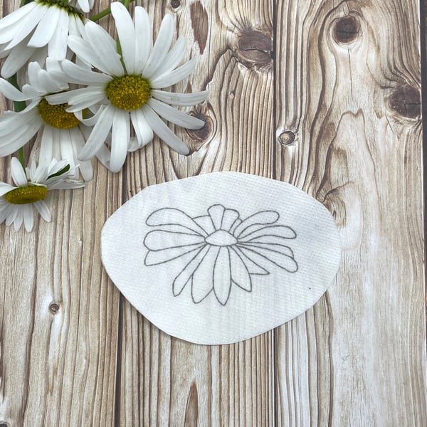 Ox eye daisy embroidery sticker. Meadow DIY textile art